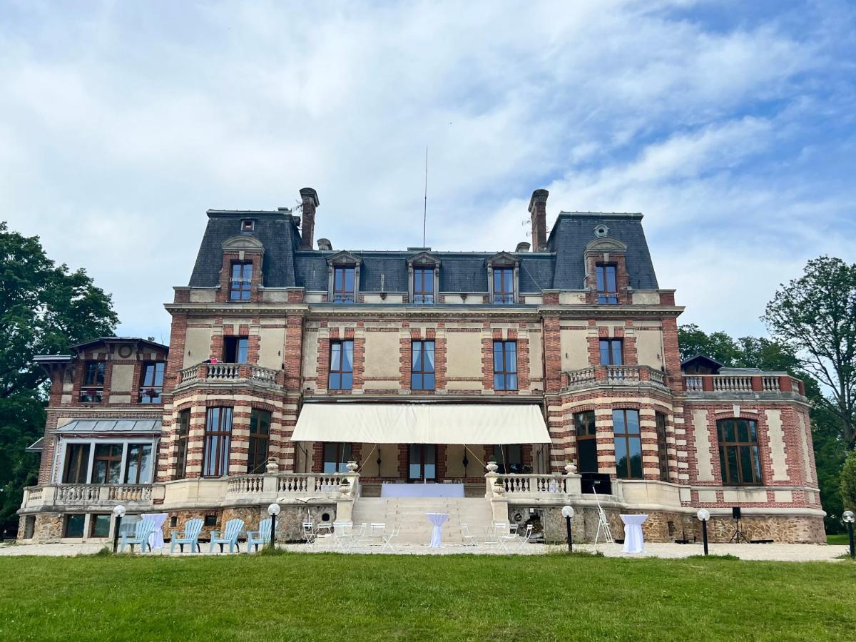Chateau De Crenille Chaumes-en-Brie Kültér fotó